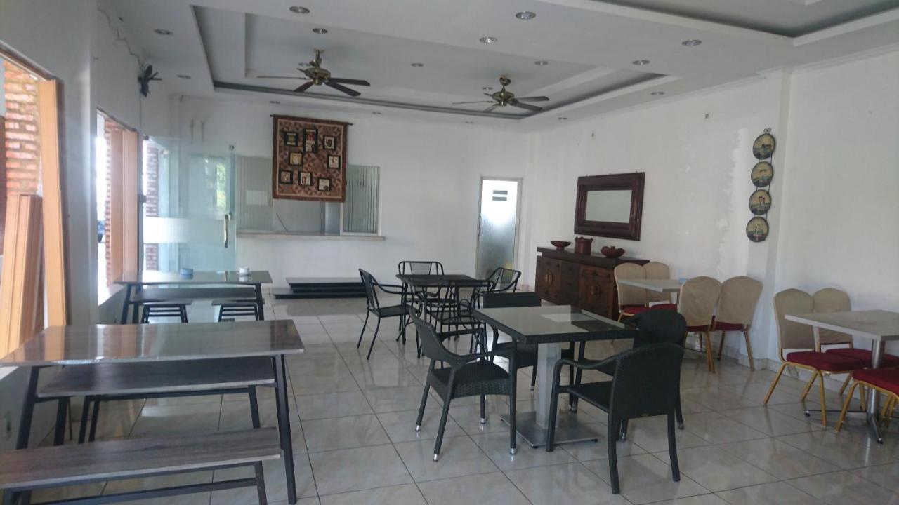 Liberty Homestay Parit  Luaran gambar