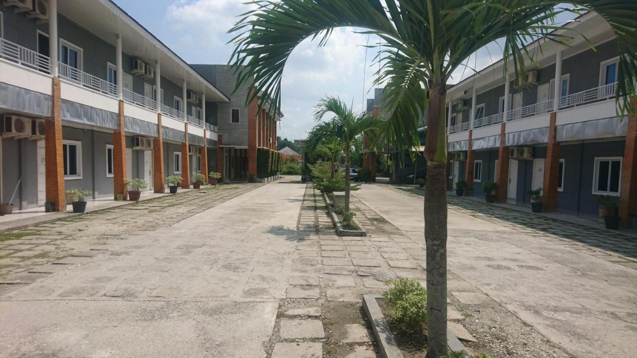 Liberty Homestay Parit  Luaran gambar